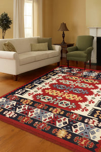 Alfombra decorativa turca tejida a mano con patrones geométricos.