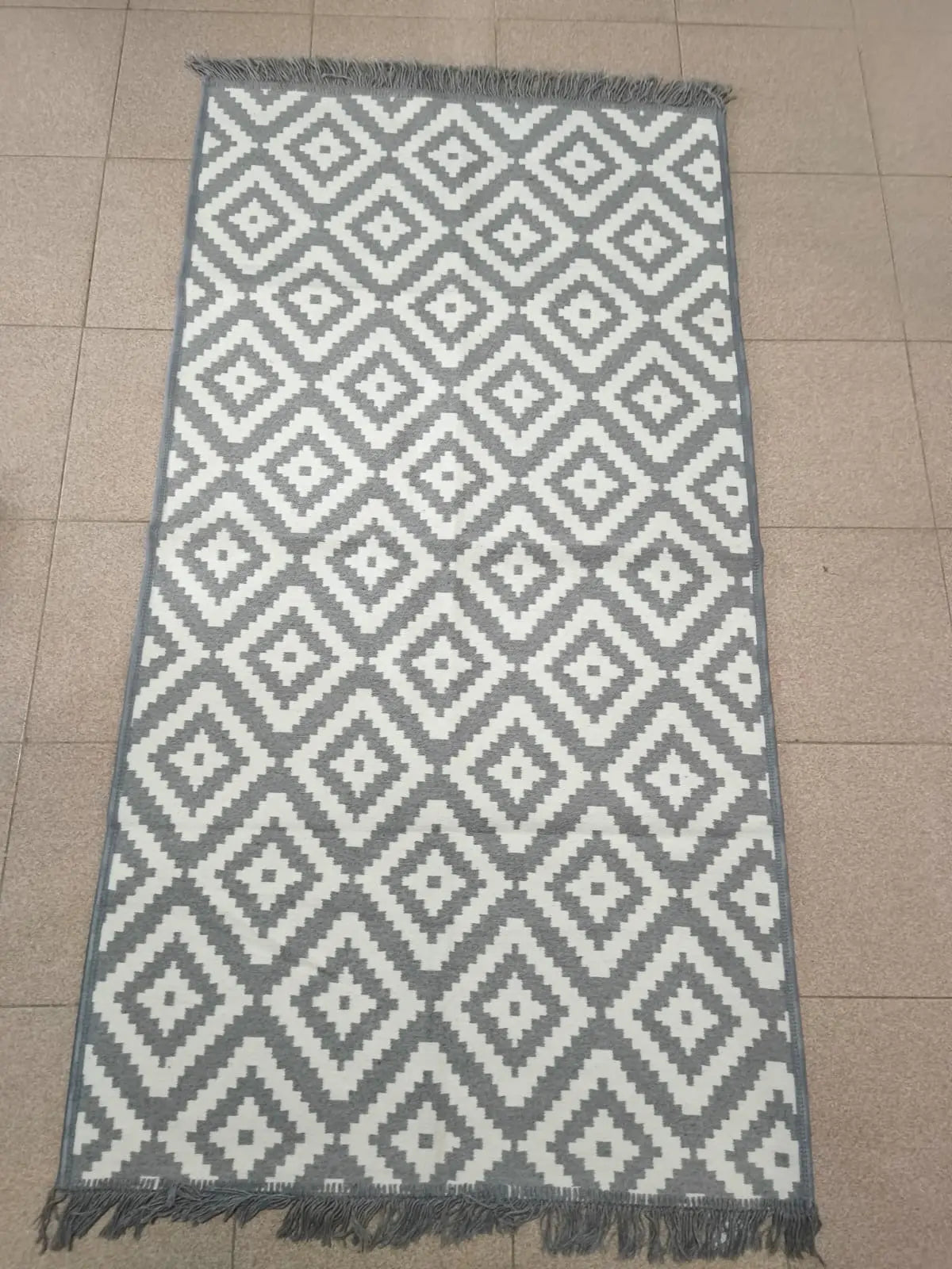 Alfombra decorativa turca 80×150 para interior elegante.