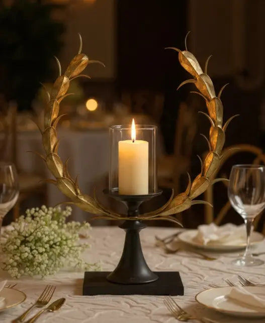 CANDELABRO DECORATIVO EN METAL DORADO Y NEGRO