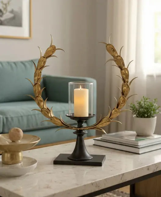 CANDELABRO DECORATIVO EN METAL DORADO Y NEGRO