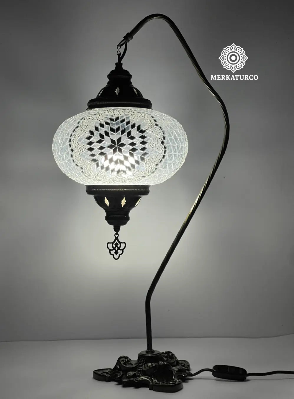 ARTE TURCO QUE ILUMINA CON ELEGANCIA - LAMPARA DE MESA CISNERO #5 MODELO 1