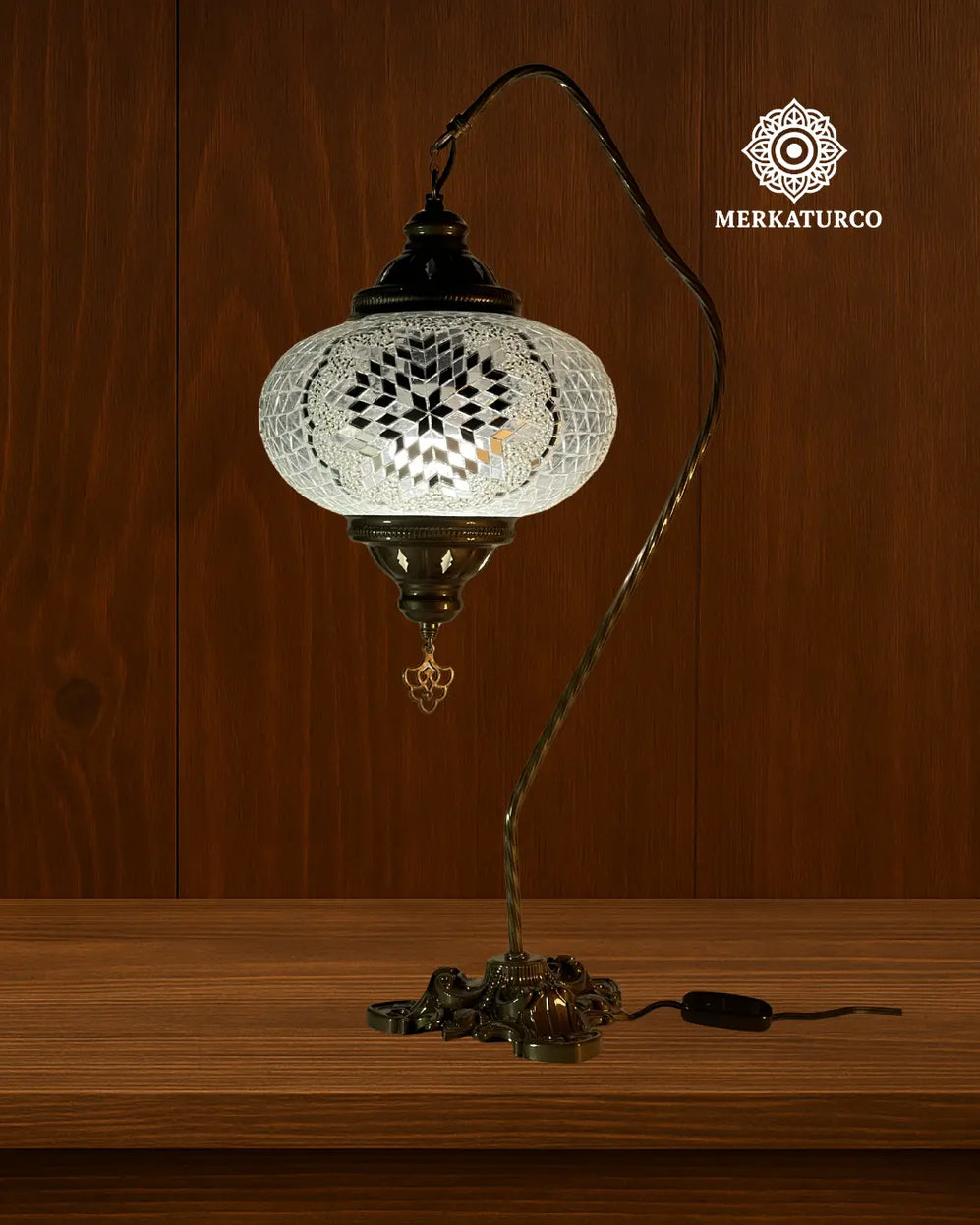 ARTE TURCO QUE ILUMINA CON ELEGANCIA - LAMPARA DE MESA CISNERO #5 MODELO 1