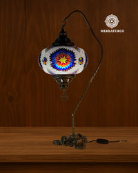 Lámpara turca de mesa Cisnero 5 modelo 3 elaborada a mano con diseño geométrico inspirado en arte otomano.