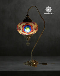 Lámpara turca de mesa modelo 6 hecha a mano con diseño oriental y estructura metálica decorativa.