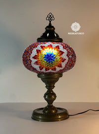Lámpara de mesa turca decorativa artesanal con mosaico de cristal y estructura firme de alta calidad.