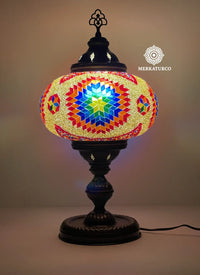Lámpara turca de mesa modelo 3 hecha a mano con diseño oriental de mosaico tradicional y estilo artesanal único.