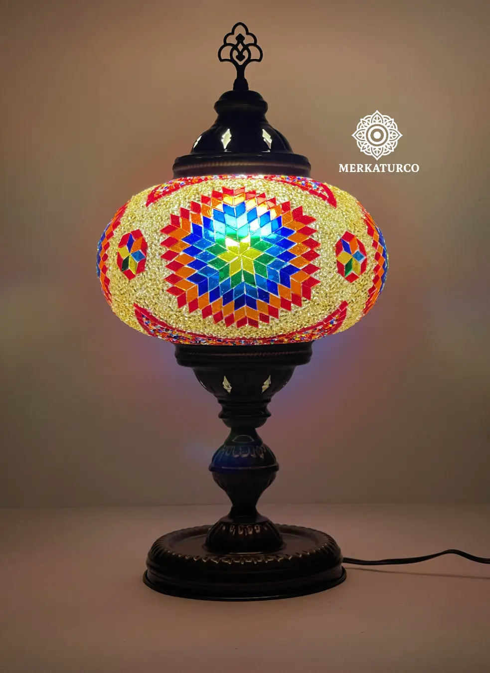 Lámpara turca de mesa modelo 3 hecha a mano con diseño oriental de mosaico tradicional y estilo artesanal único.
