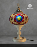 Lámpara turca artesanal modelo 3 estilo torre con diseño geométrico elaborado completamente a mano.