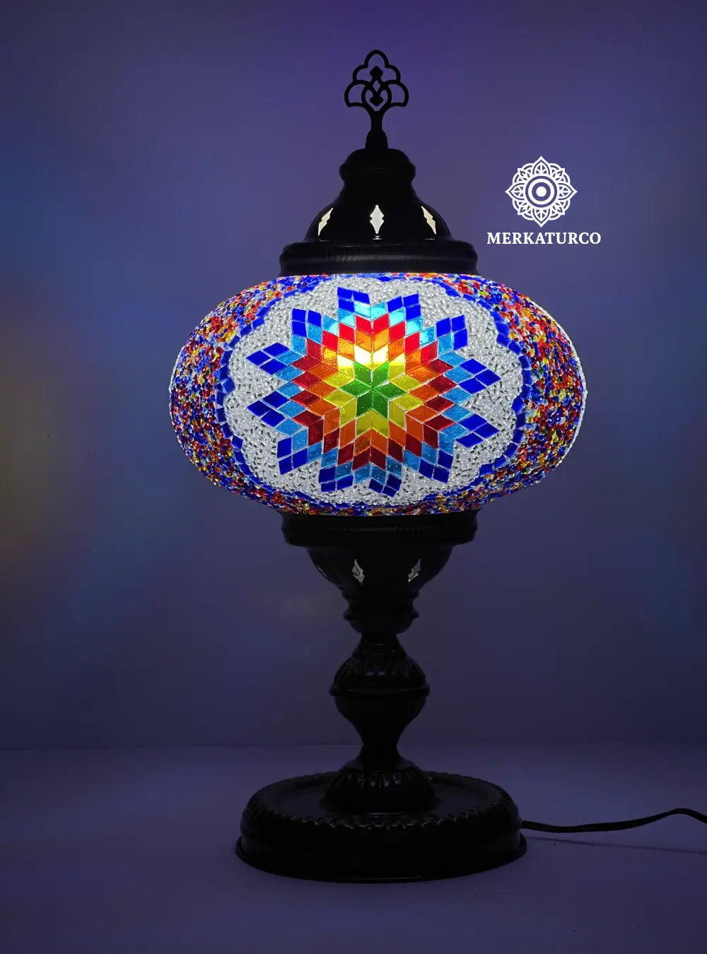 Lámpara turca de mesa modelo 4 hecha a mano con diseño oriental de mosaico tradicional y acabado artesanal.