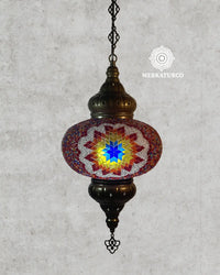 Lámpara colgante de techo hecha a mano estilo oriental.  
