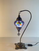 lampara-turca-mosaico-mesa-cisnero-2-modelo-1-fondo-blanco