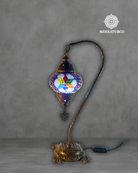 lampara-turca-mosaico-mesa-cisnero-2-modelo-1-fondo-concreto