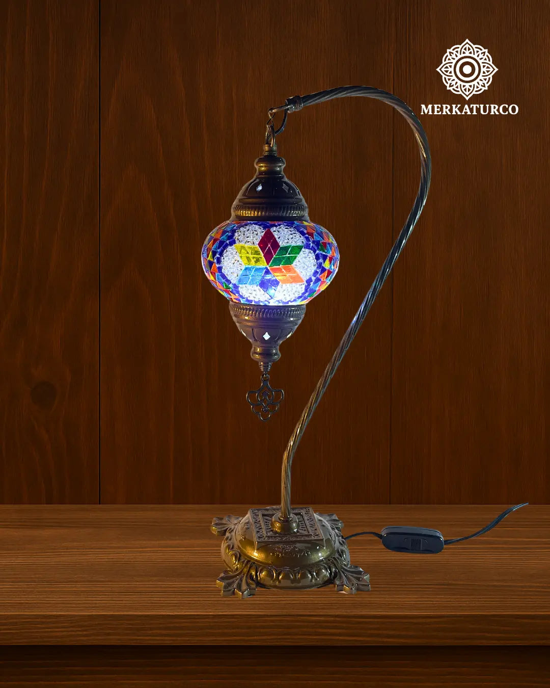 UN TOQUE DE DISTINCION TURCA EN TU MESA. LAMPARA DE MESA CISNERO #2 MODELO 1