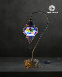 lampara-turca-mosaico-mesa-cisnero-2-modelo-1-fondo-oscuro