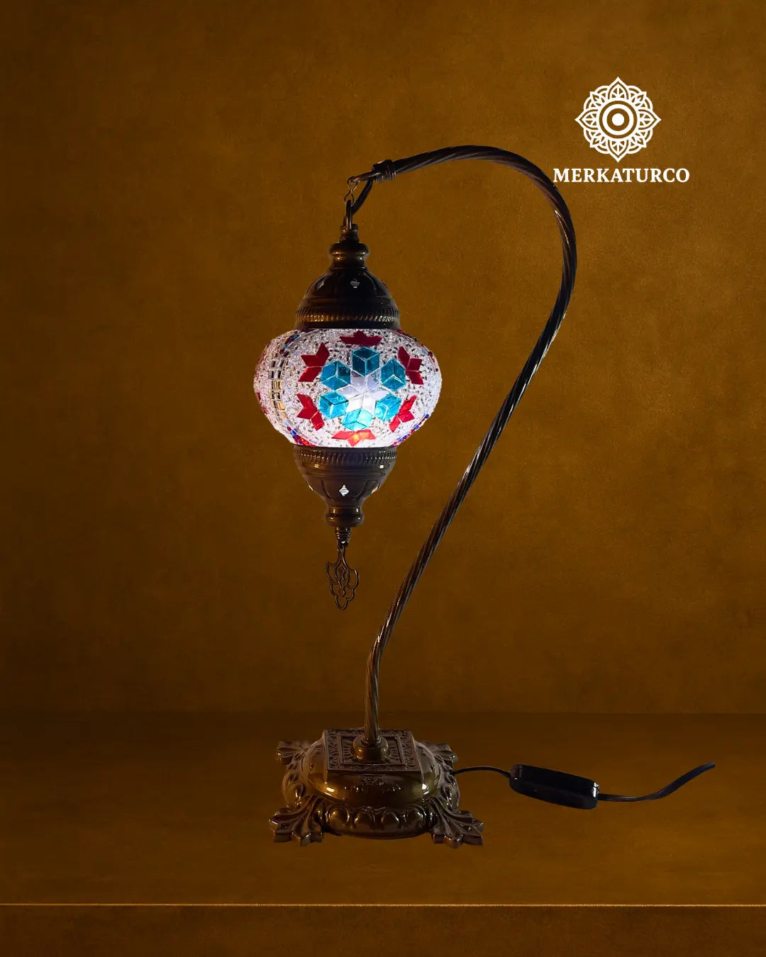 lampara-turca-mosaico-mesa-cisnero-2-modelo-2-fondo-dorado