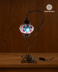 lampara-turca-mosaico-mesa-cisnero-2-modelo-2-fondo-madera