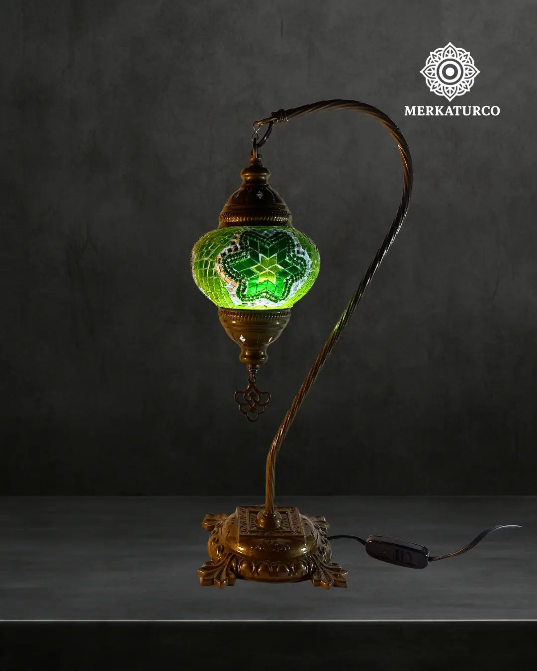 lampara-turca-mosaico-mesa-cisnero-2-modelo-3-fondo-oscuro