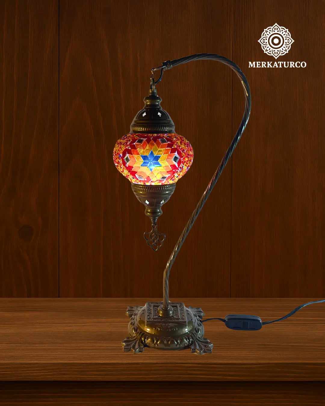 UN TOQUE DE DISTINCION TURCA EN TU MESA. LAMPARA DE MESA CISNERO #2 MODELO 6