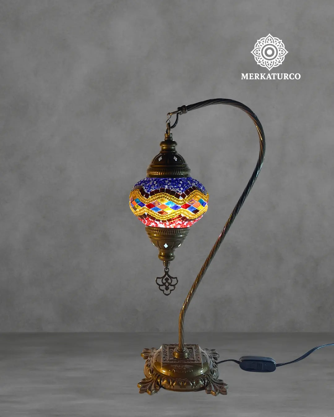 UN TOQUE DE DISTINCION TURCA EN TU MESA. LAMPARA DE MESA CISNERO #2 MODELO 7