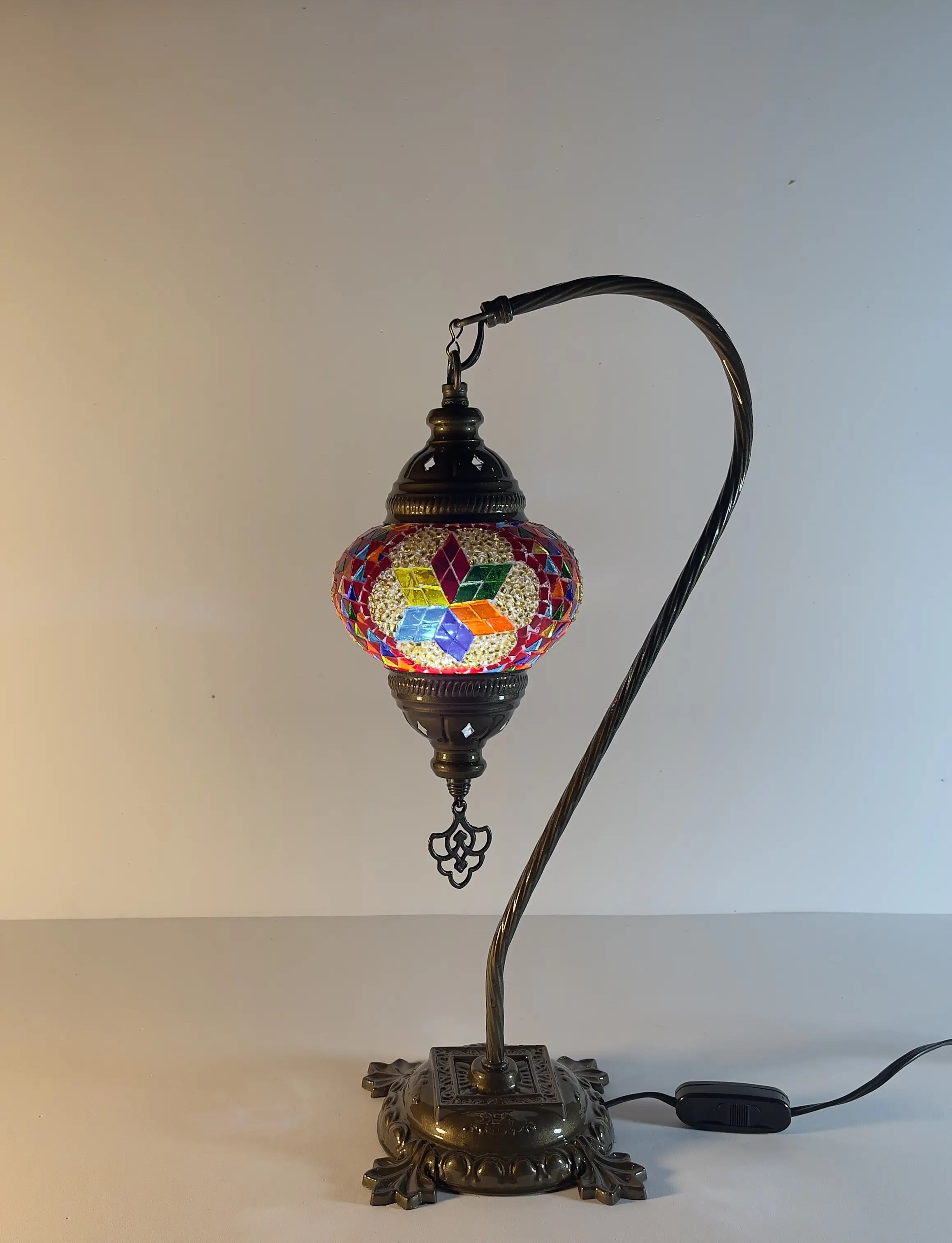 lampara-turca-mosaico-mesa-cisnero-2-modelo-8-fondo-blanco