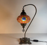 lampara-turca-mosaico-mesa-cisnero-3-modelo-2-fondo-blanco