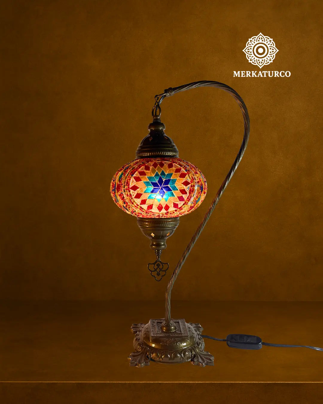 lampara-turca-mosaico-mesa-cisnero-3-modelo-2-fondo-dorado