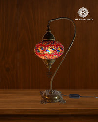 lampara-turca-mosaico-mesa-cisnero-3-modelo-3-fondo-madera