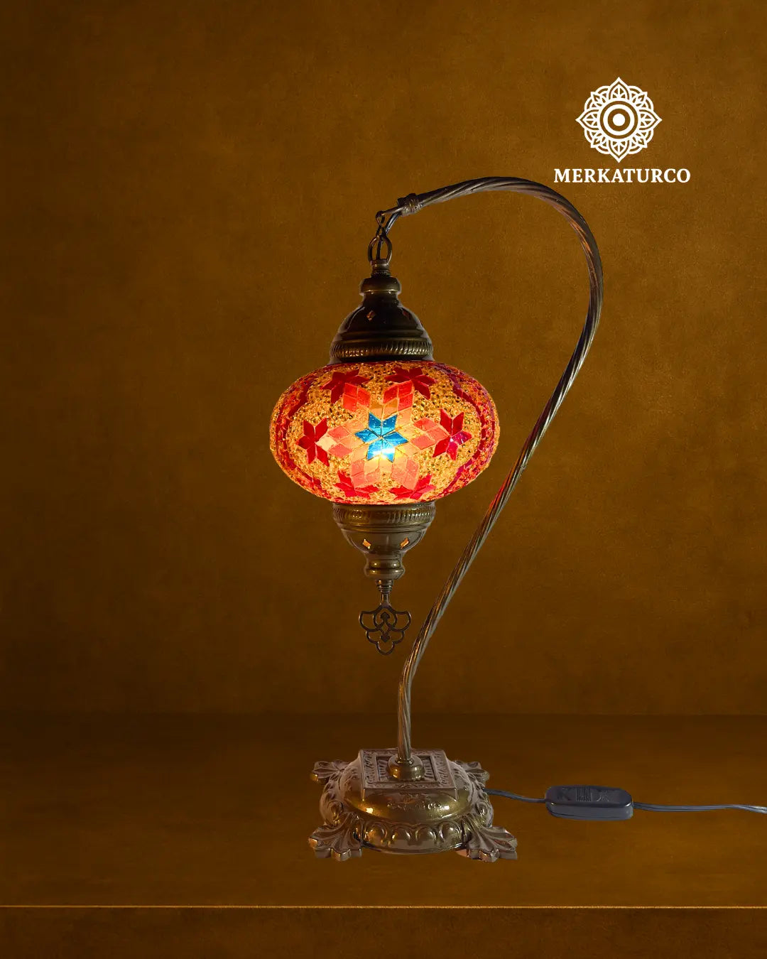 lampara-turca-mosaico-mesa-cisnero-3-modelo-4-fondo-dorado