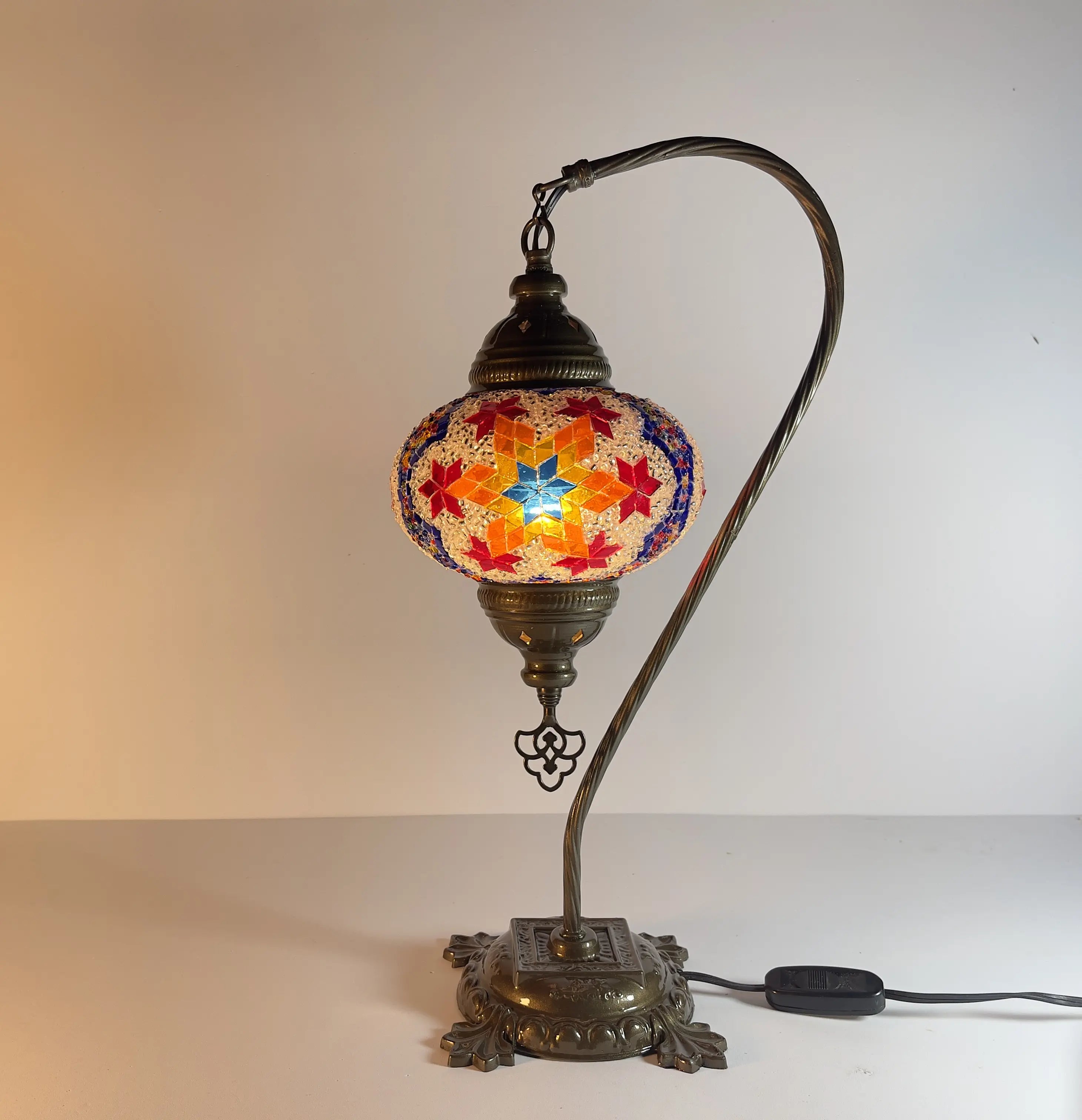 lampara-turca-mosaico-mesa-cisnero-3-modelo-5-fondo-blanco