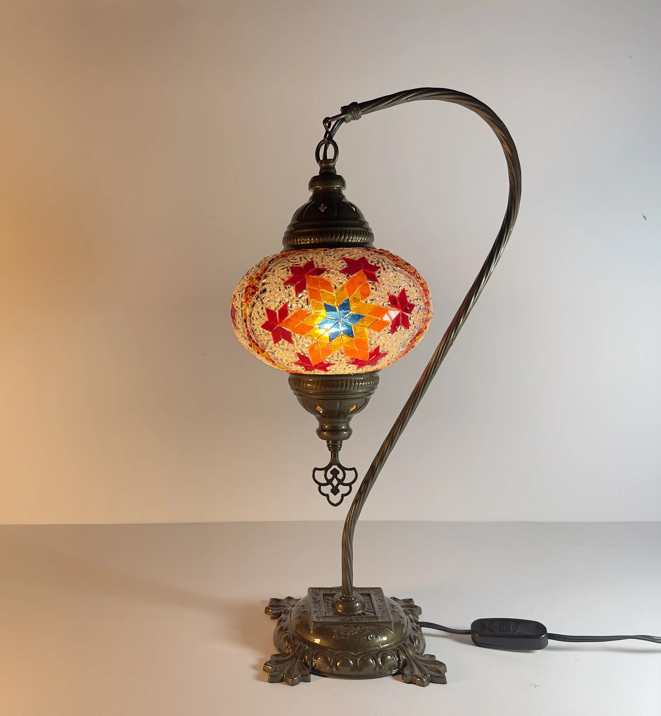 lampara-turca-mosaico-mesa-cisnero-3-modelo-6-fondo-blanco