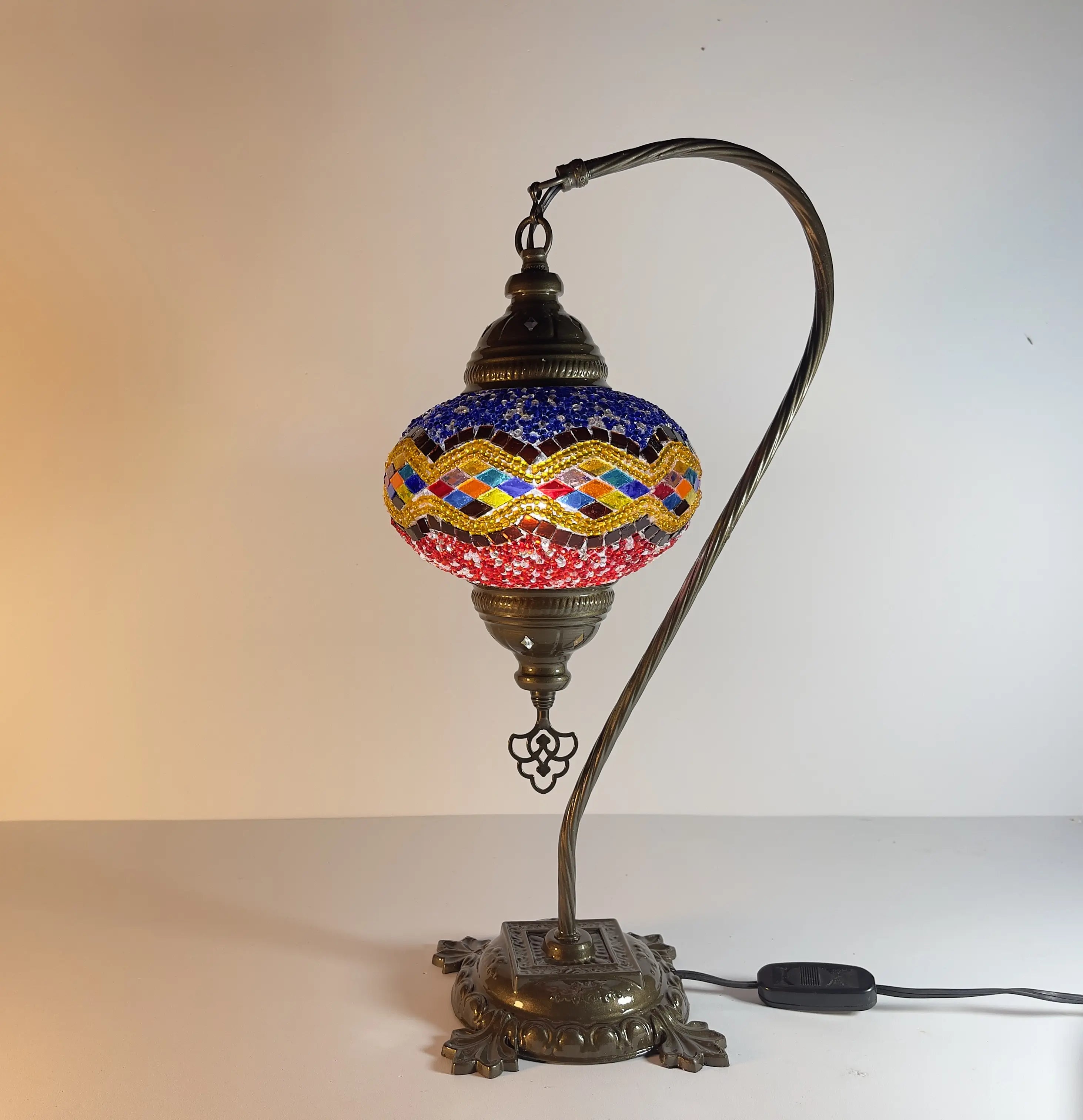 lampara-turca-mosaico-mesa-cisnero-3-modelo-7-fondo-blanco