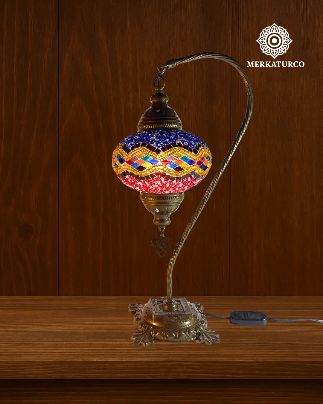 ILUMINA TU ESPACIO CON ARTE Y TRADICION. LAMPARA DE MESA CISNERO #3 MODELO 7