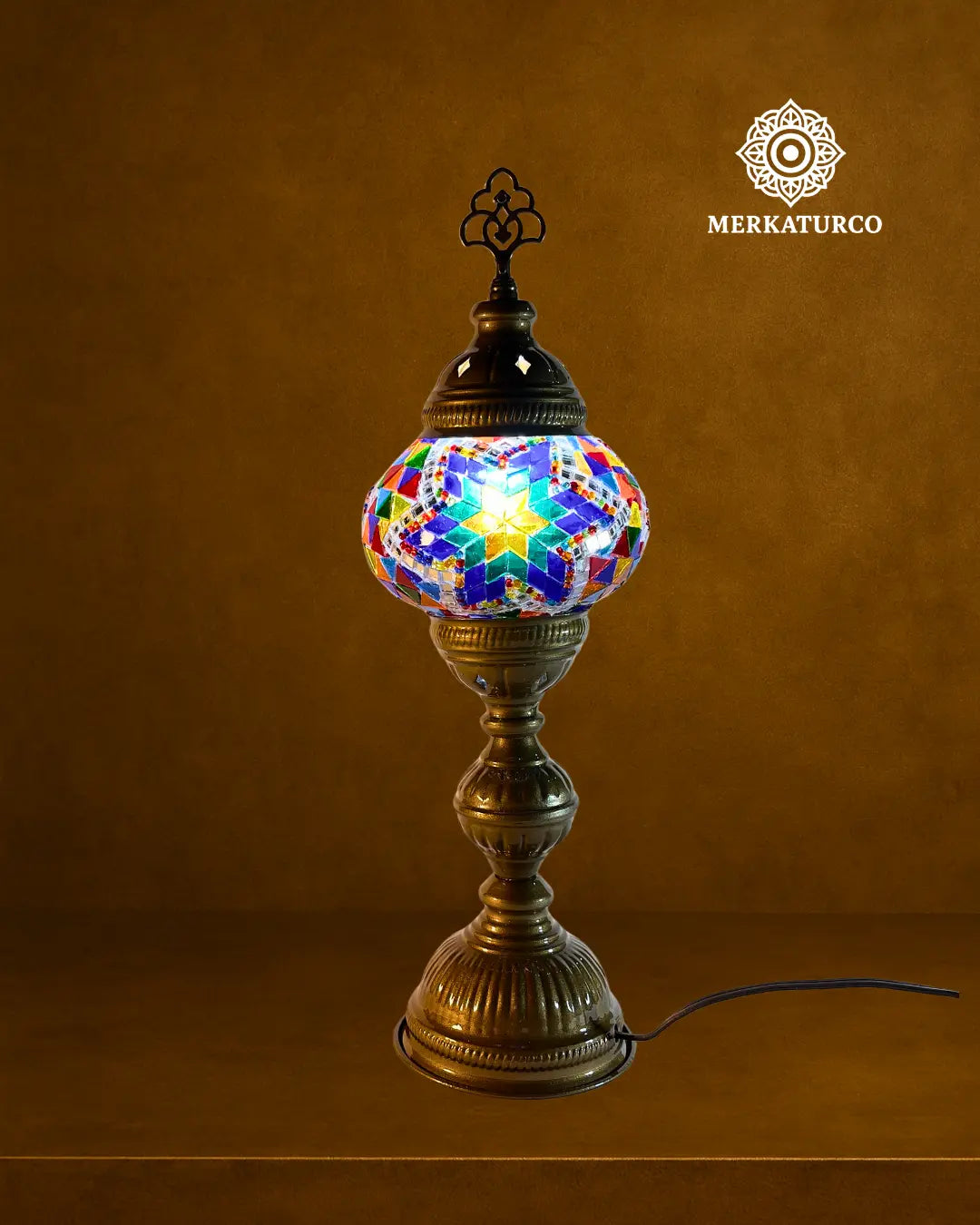 lampara-turca-mosaico-mesa-torre-2-largo-modelo-2-fondo-dorado