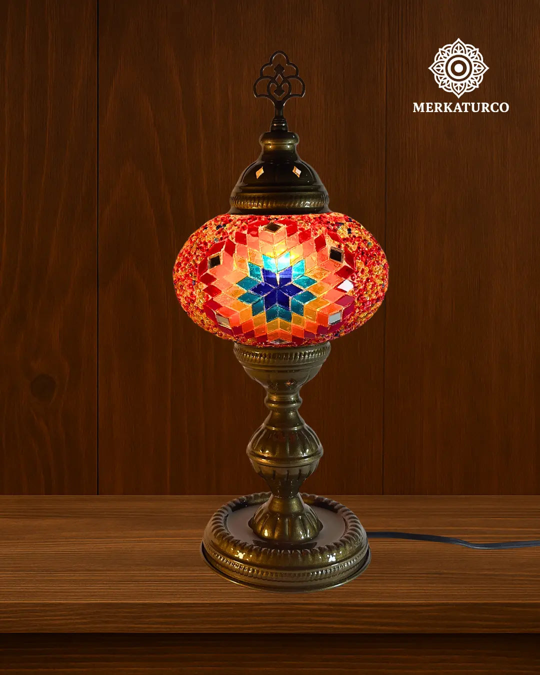 NO ES SOLO UNA LAMPARA, ES UN SIMBOLO DE AUTENTICIDAD. LAMPARA DE MESA TORRE #3 CORTO MODELO 1