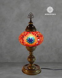 lampara-turca-mosaico-mesa-torre-3-corto-modelo-1-fondo-concreto