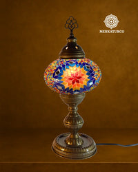 lampara-turca-mosaico-mesa-torre-3-corto-modelo-2-fondo-dorado