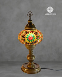 lampara-turca-mosaico-mesa-torre-3-corto-modelo-3-fondo-concreto