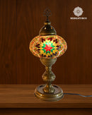lampara-turca-mosaico-mesa-torre-3-corto-modelo-3-fondo-madera
