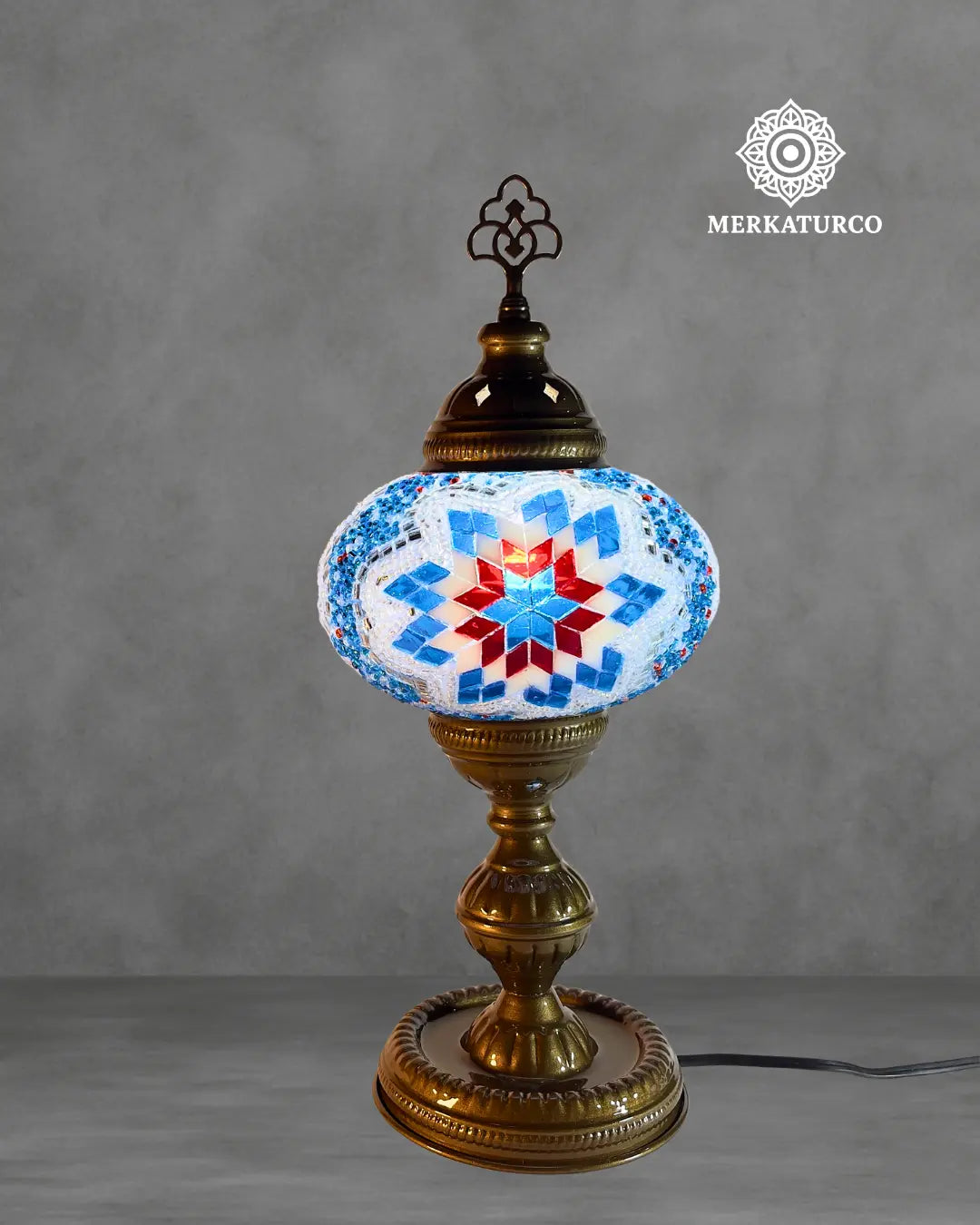 NO ES SOLO UNA LAMPARA, ES UN SIMBOLO DE AUTENTICIDAD. LAMPARA DE MESA TORRE #3 CORTO MODELO 4