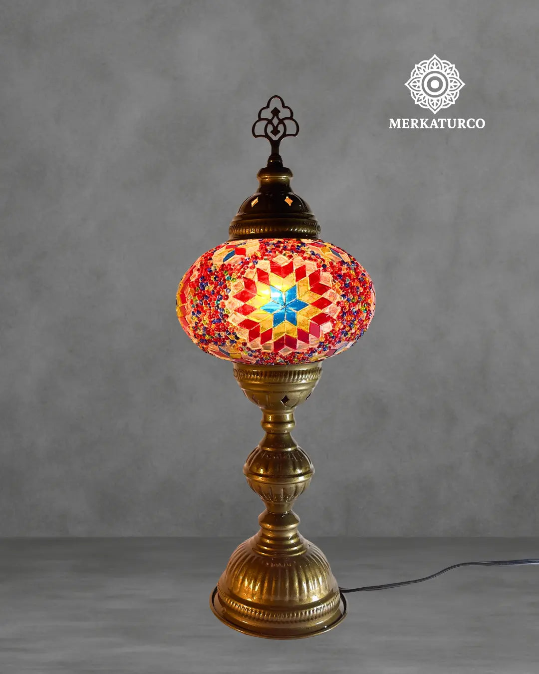 NO ES SOLO UNA LAMPARA, ES UN SIMBOLO DE AUTENTICIDAD. LAMPARA DE MESA TORRE #3 LARGO MODELO 6