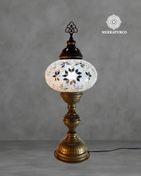 lampara-turca-mosaico-mesa-torre-3-largo-modelo-7-fondo-concreto