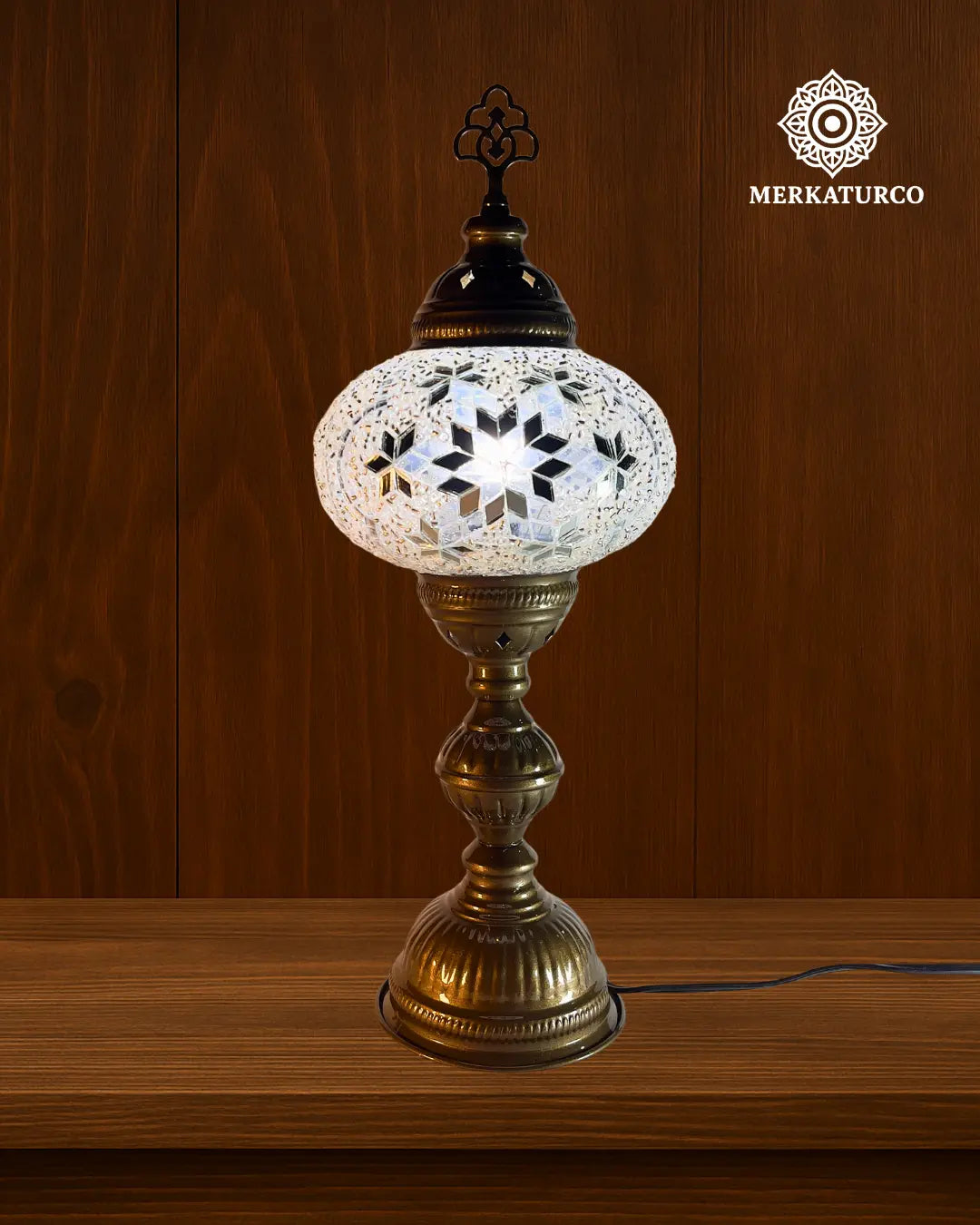 NO ES SOLO UNA LAMPARA, ES UN SIMBOLO DE AUTENTICIDAD. LAMPARA DE MESA TORRE #3 LARGO MODELO 7